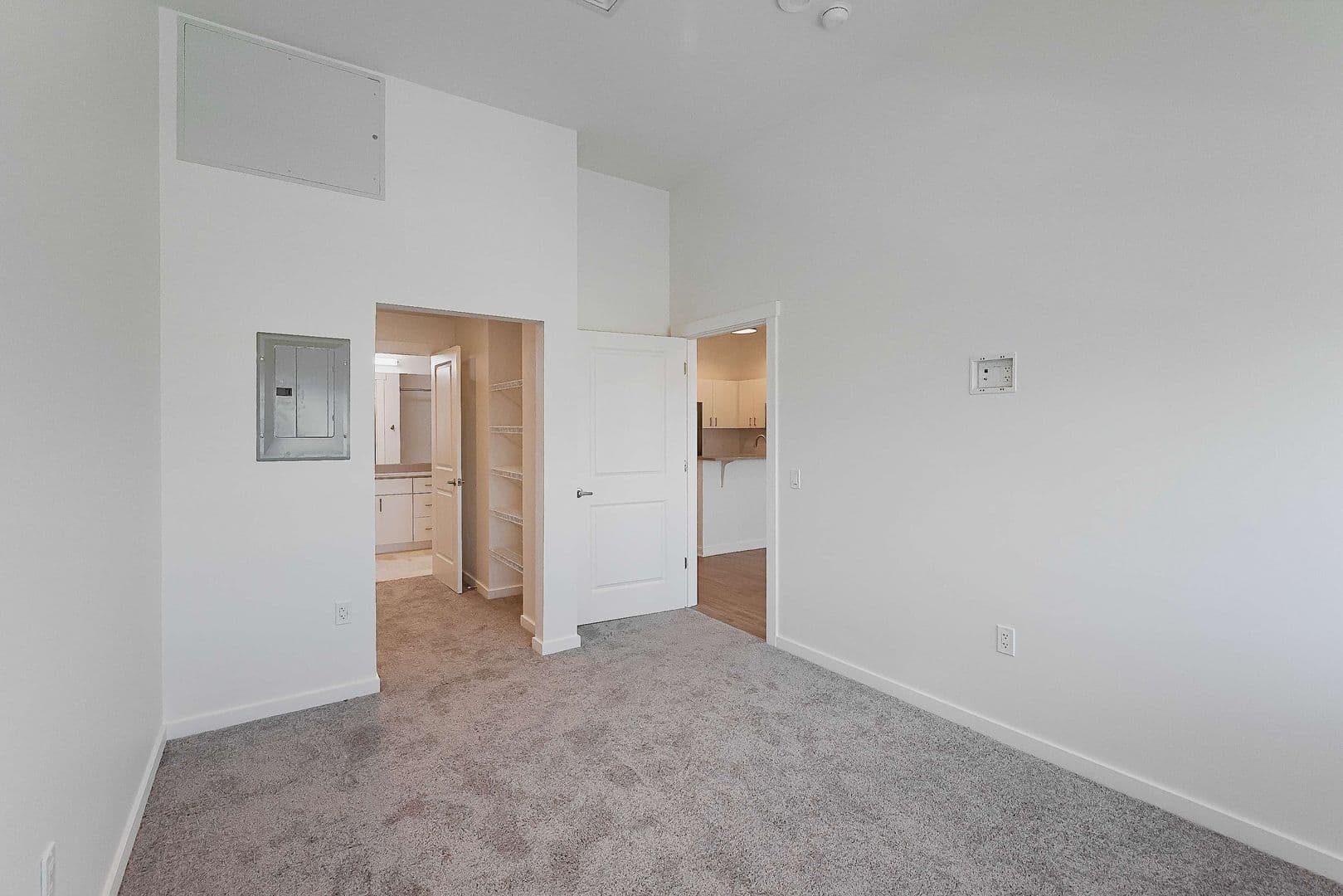 Lansing Apartment: 501 S  Capitol Avenue