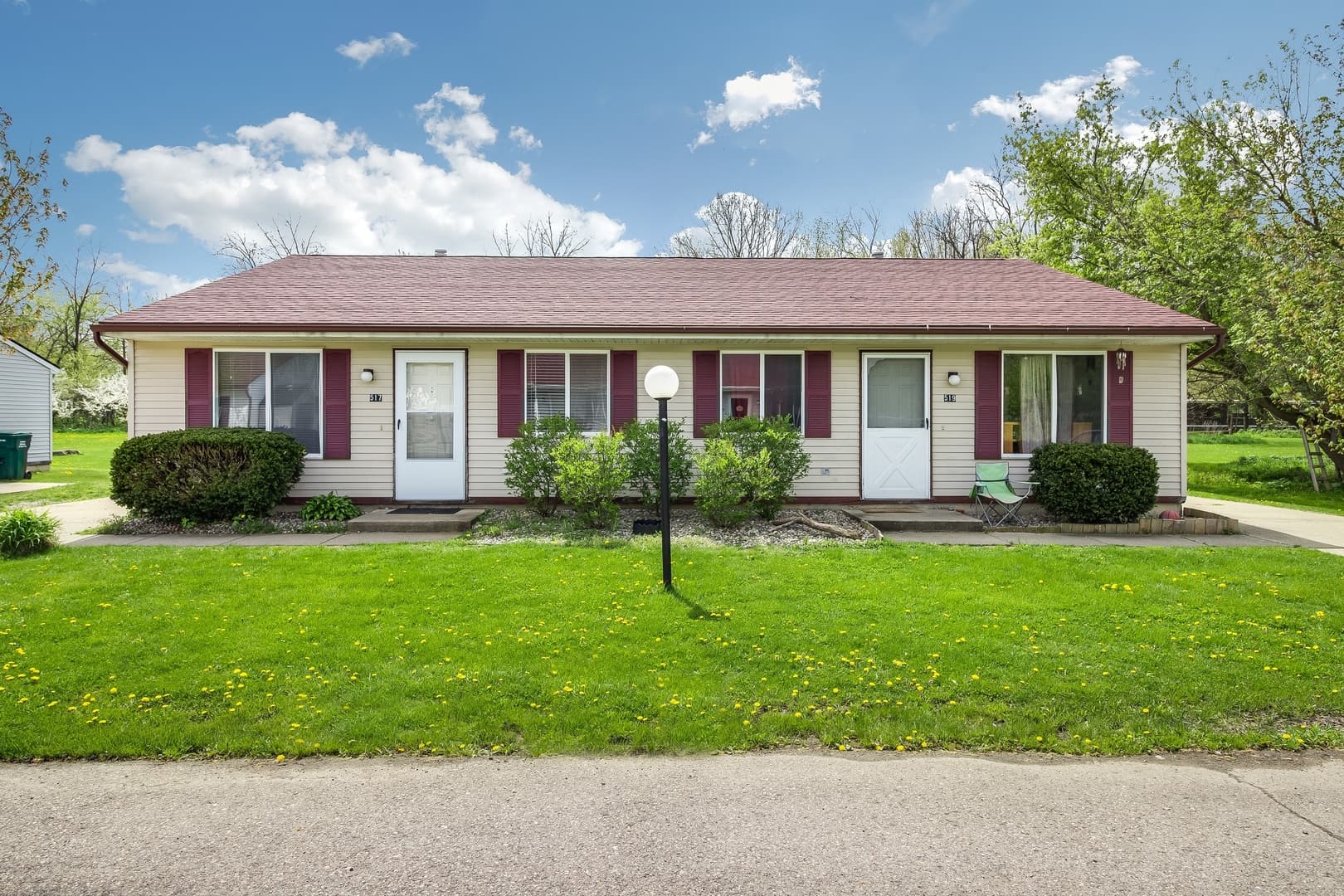 Fowlerville Apartment: 425 Meadowview St