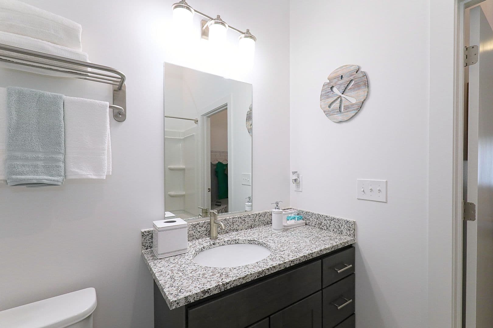 East Lansing Apartment: 16820 Chandler Rd