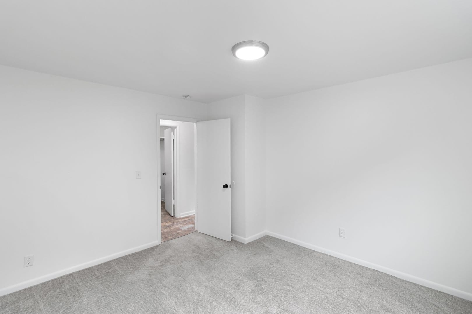 Kalamazoo Apartment: 105 N Kendall Ave