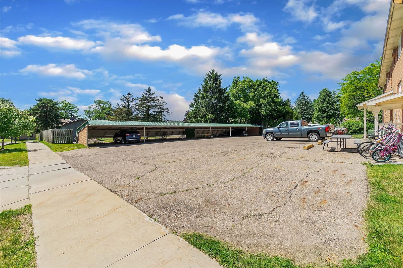 Grand Ledge Apartment: 515 & 516 Maple