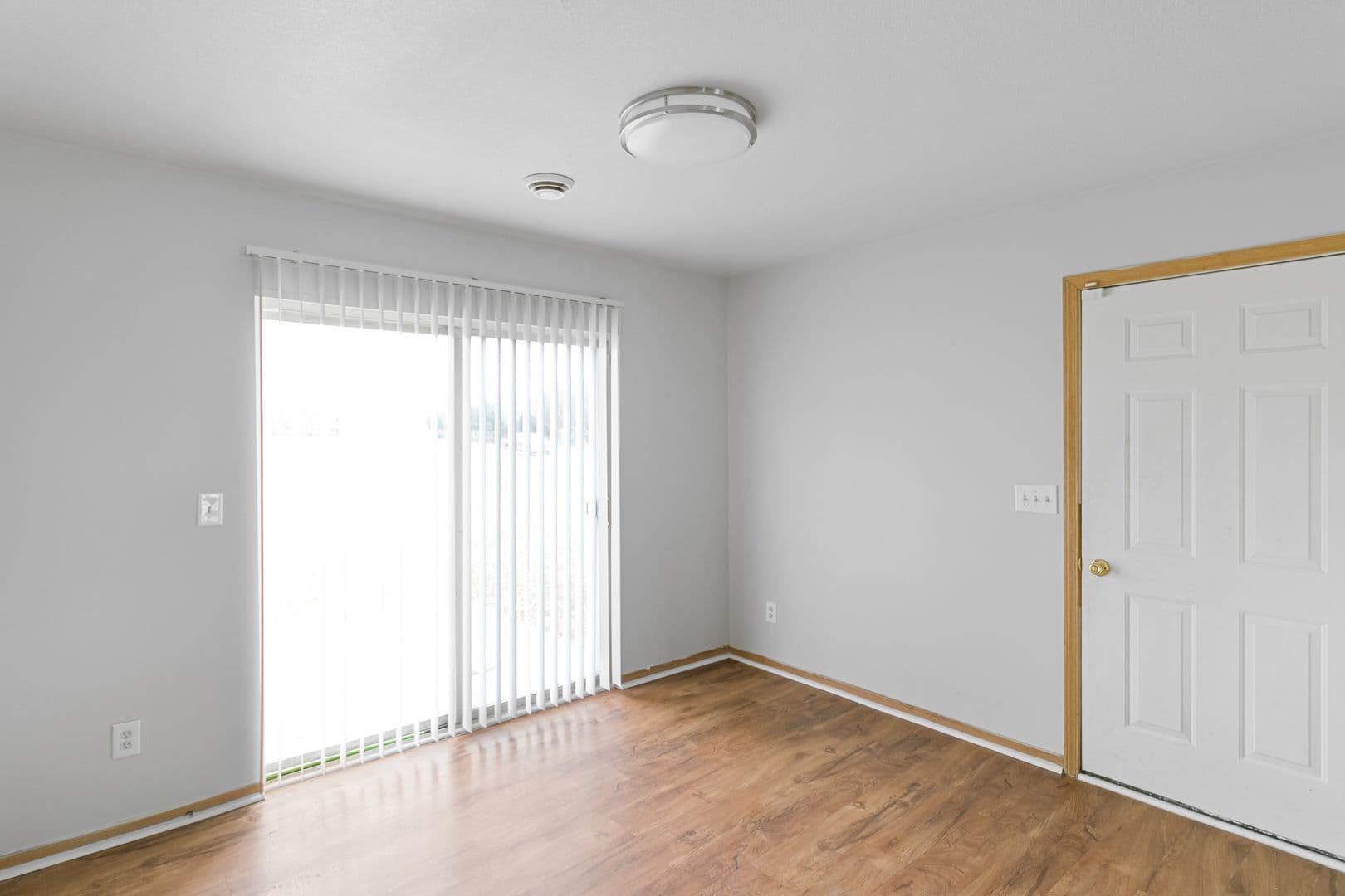 Saginaw Apartment: 2800 Brookwood N.