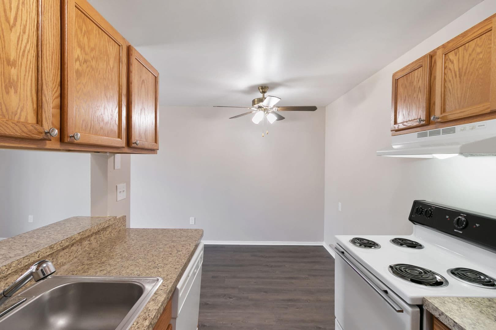 Howell Apartment: 428 Greenwich Drive