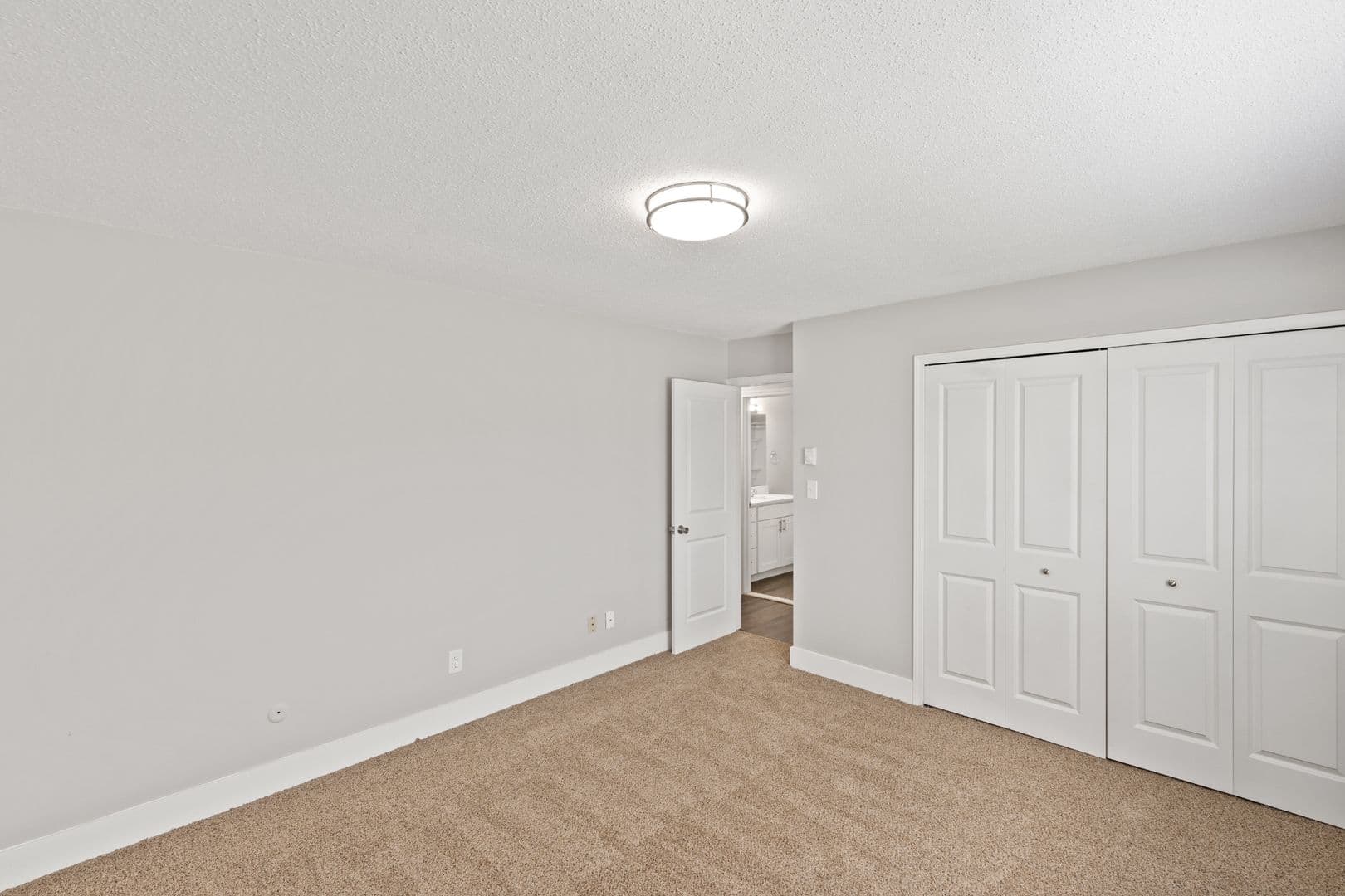 Washington Township Apartment: 8365 S. Stony Dr.