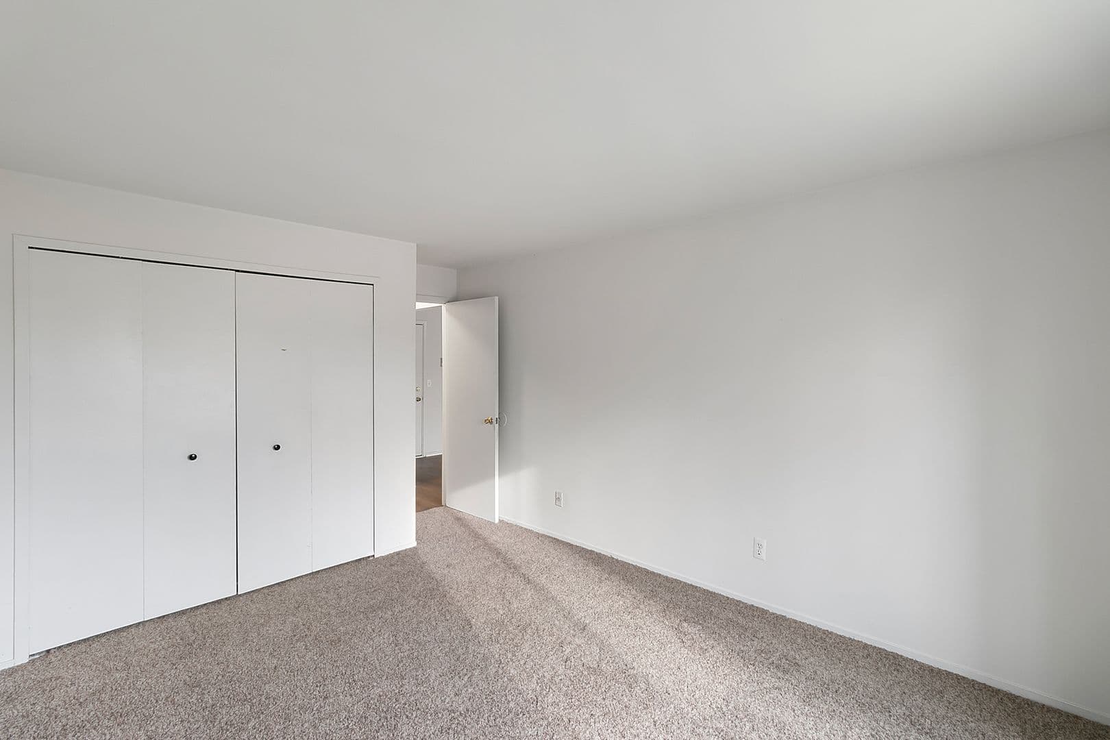 Farmington Hills Apartment: 31600 W. Nine Mile Rd