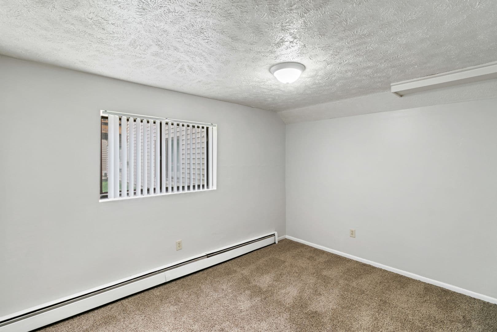 Holt Apartment: 2371 Aurelius Rd
