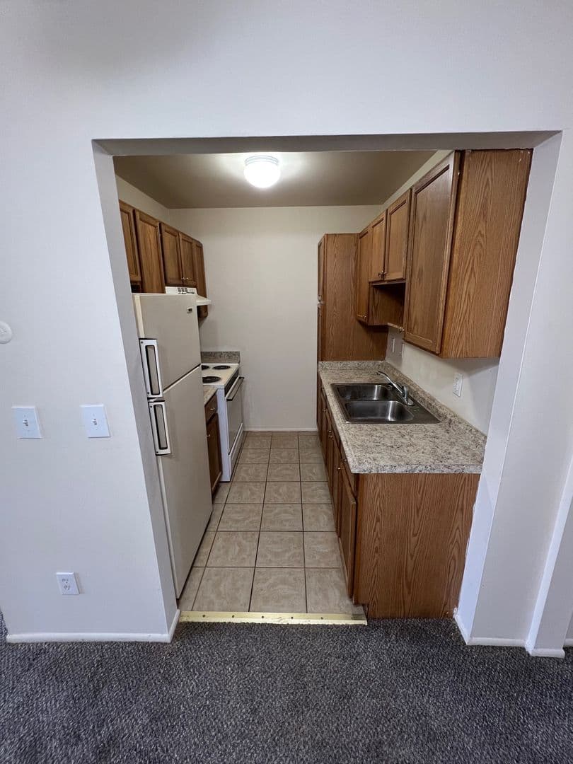 Roseville Apartment: 16435 E 12 Mile Rd