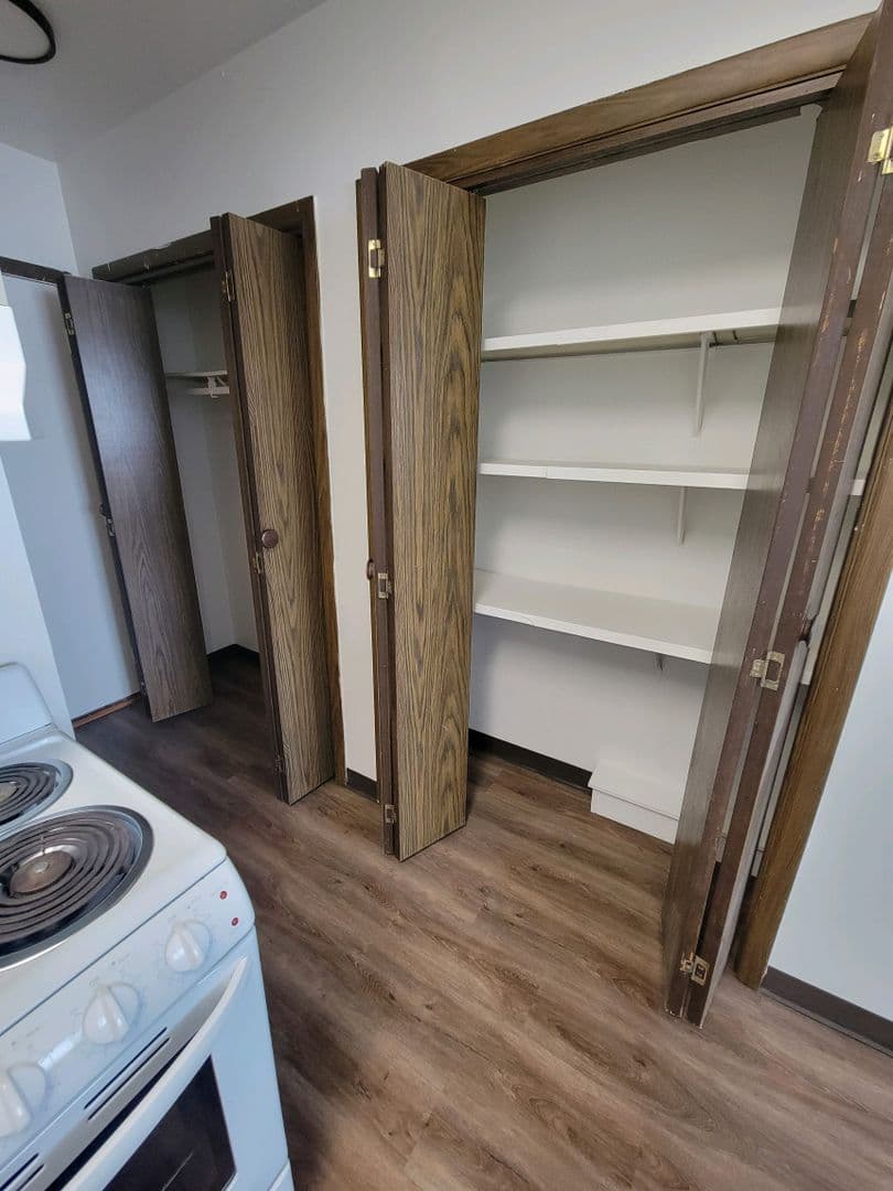 Marquette Apartment: 2040 Presque Isle Ave