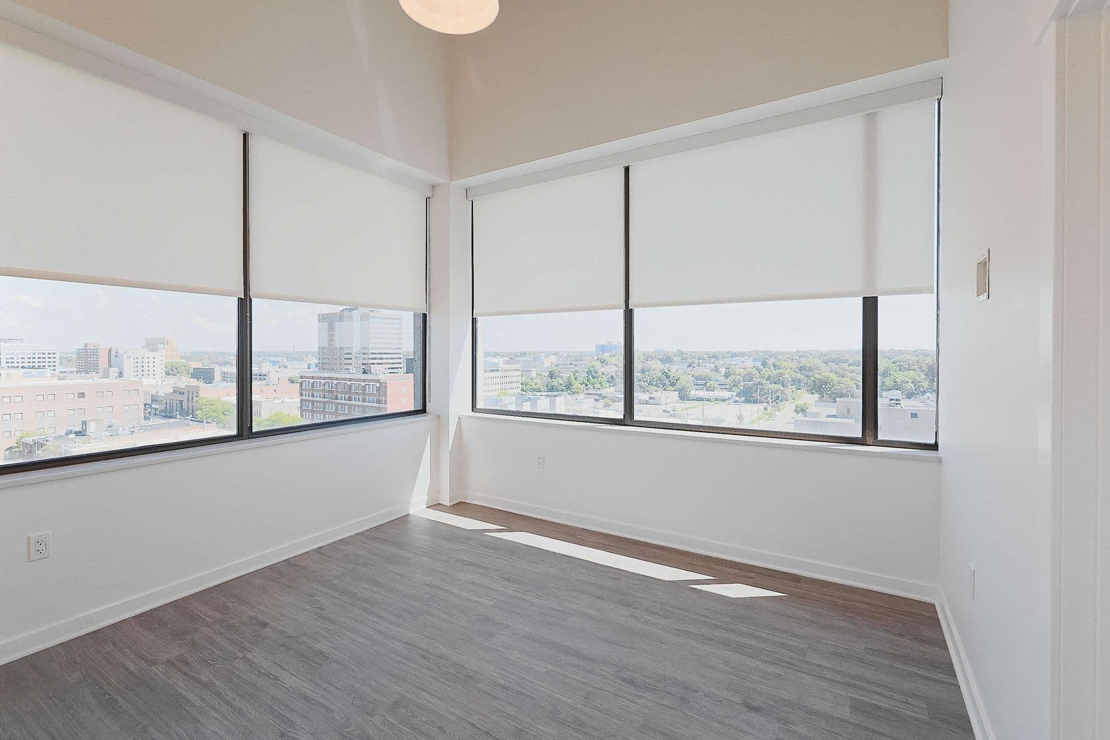 Lansing Apartment: 501 S  Capitol Avenue