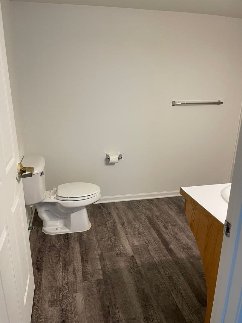 DeWitt Apartment: 840 S. Bridge Street