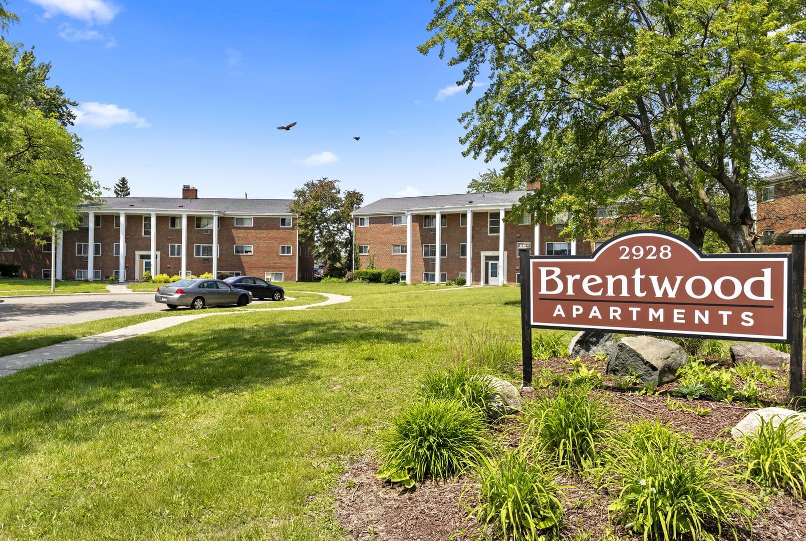 Lansing Apartment: 2928, 2931,2936,2937 Kenwick Circle
