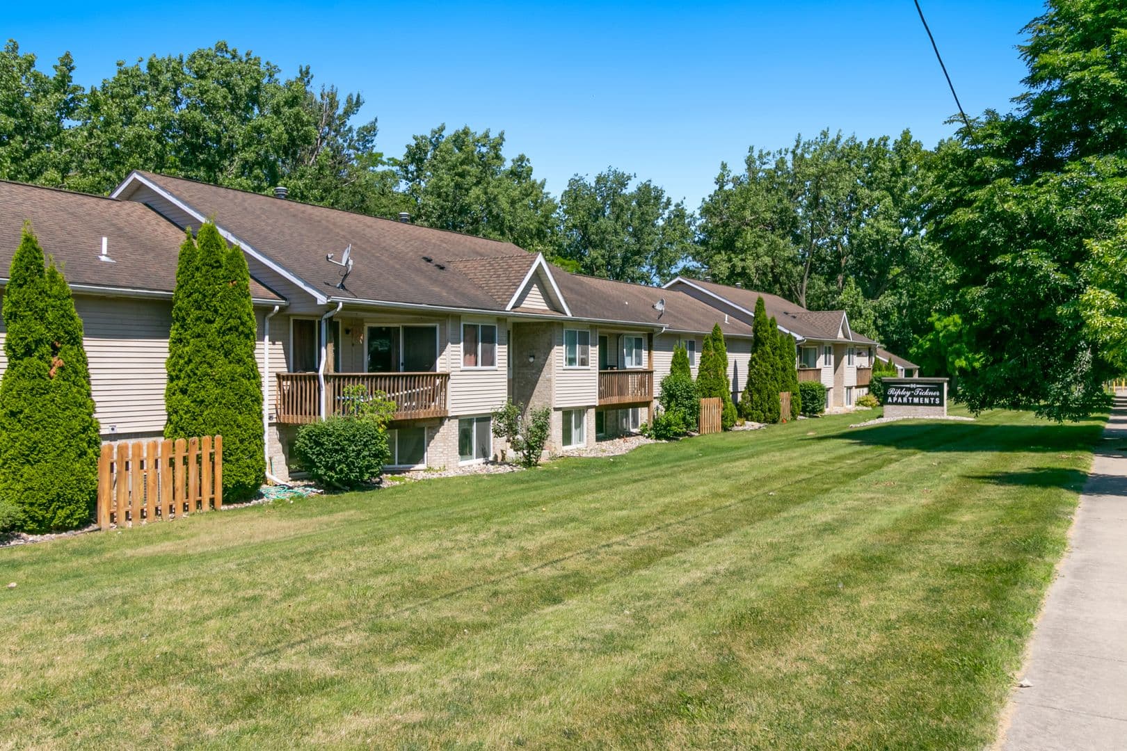 Linden Apartment: 13180 Ripley Street