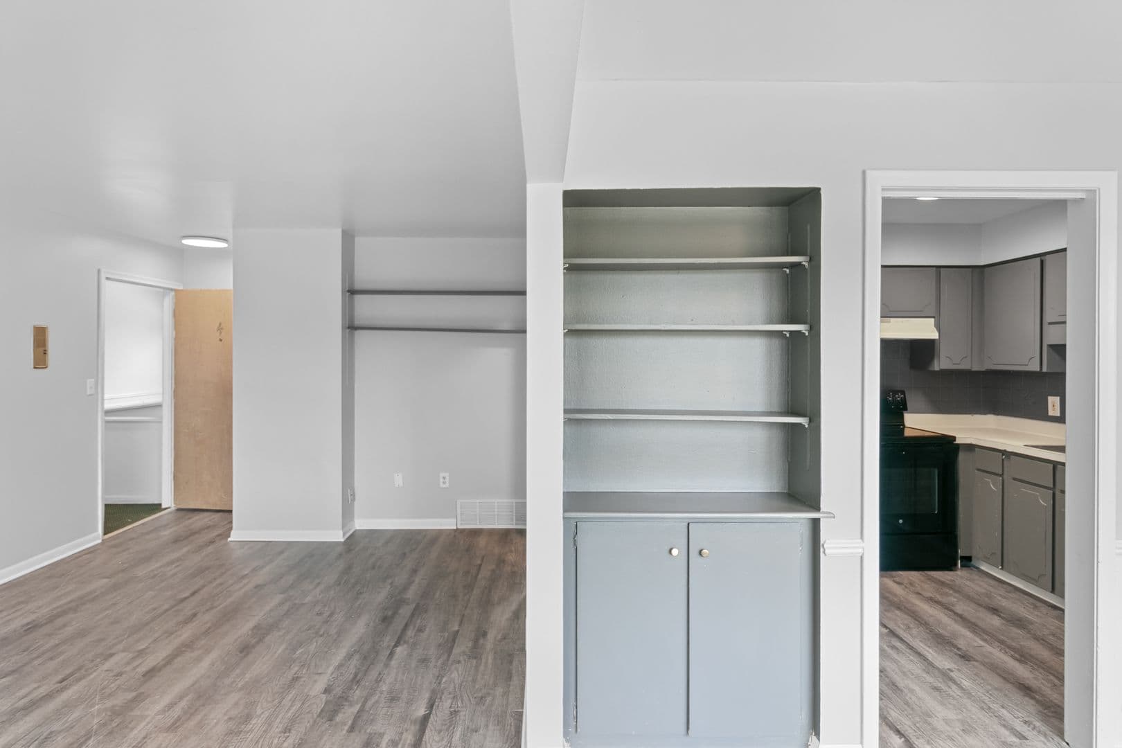 Lansing Apartment: 1815 Potomac Circle