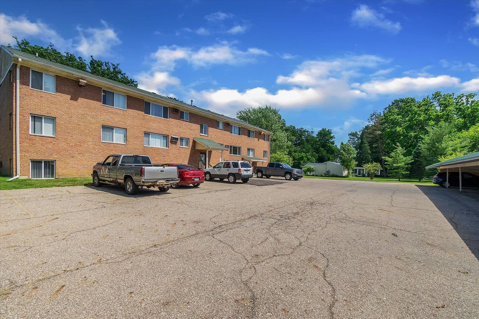 Grand Ledge Apartment: 515 & 516 Maple