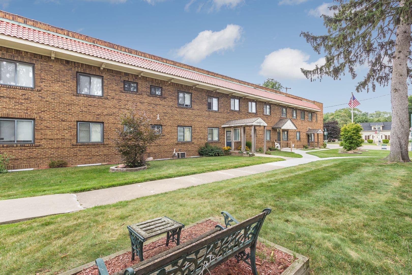 Parchment Apartment: 133 & 143 N Riverview Drive