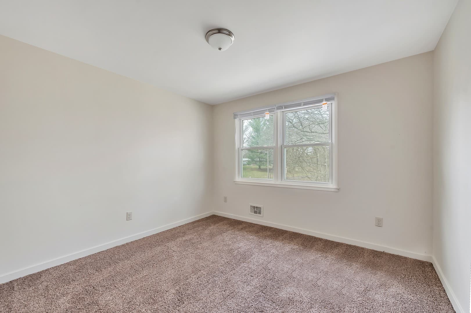 Springfield Apartment: 1 -16 Locust Road