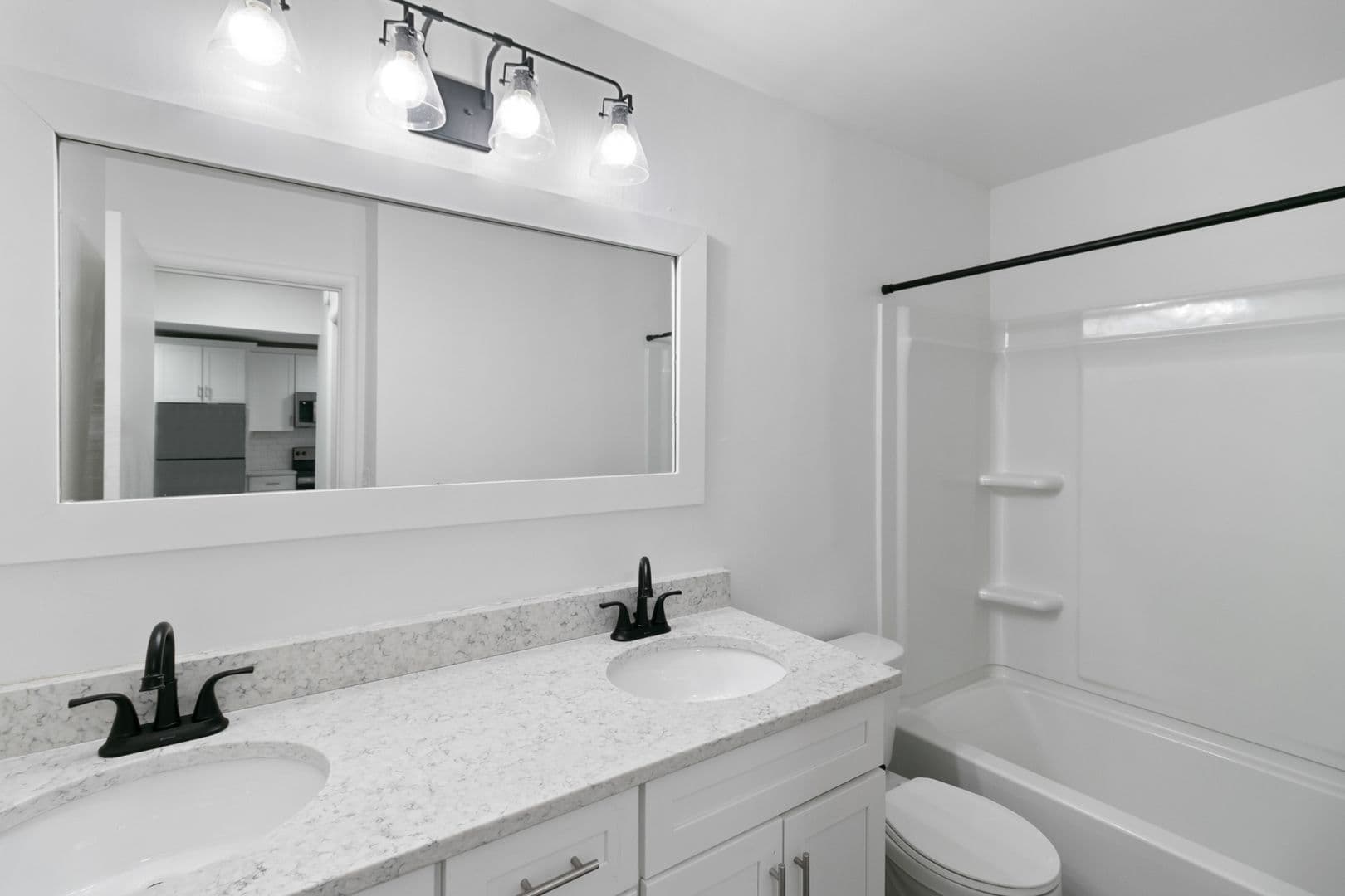 Kalamazoo Apartment: 105 N Kendall Ave