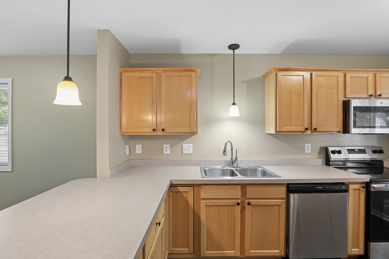 DeWitt Apartment: 270 Brunswick Drive