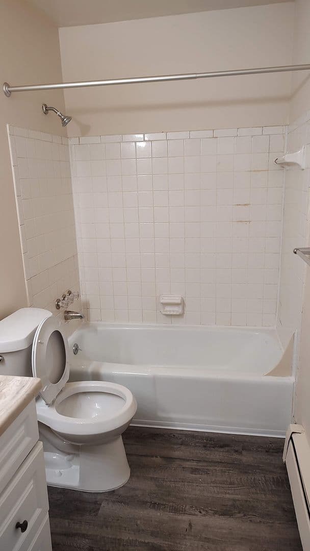 Davison Apartment: 348 E. Clark Street