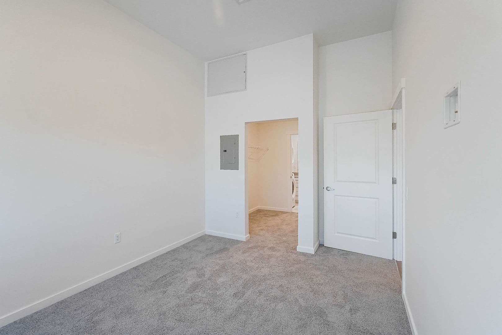 Lansing Apartment: 501 S  Capitol Avenue