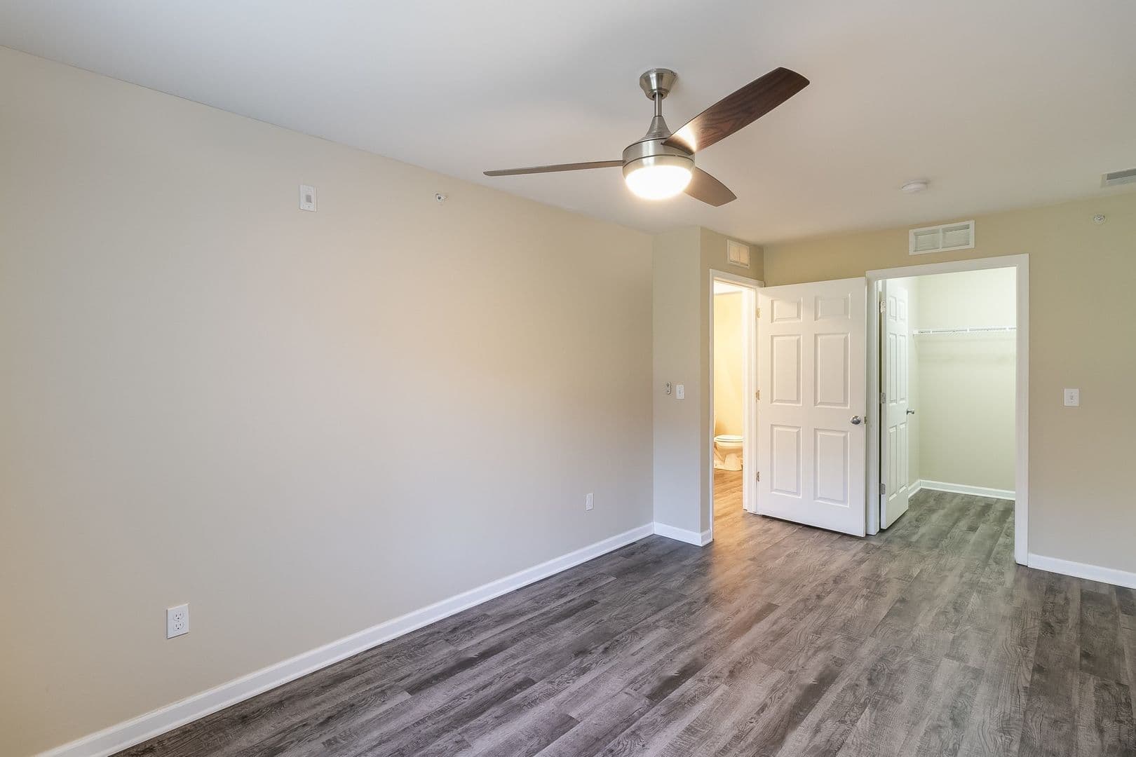 Lansing Apartment: 1306 E. Miller Road / 6114 Beechfield Dr