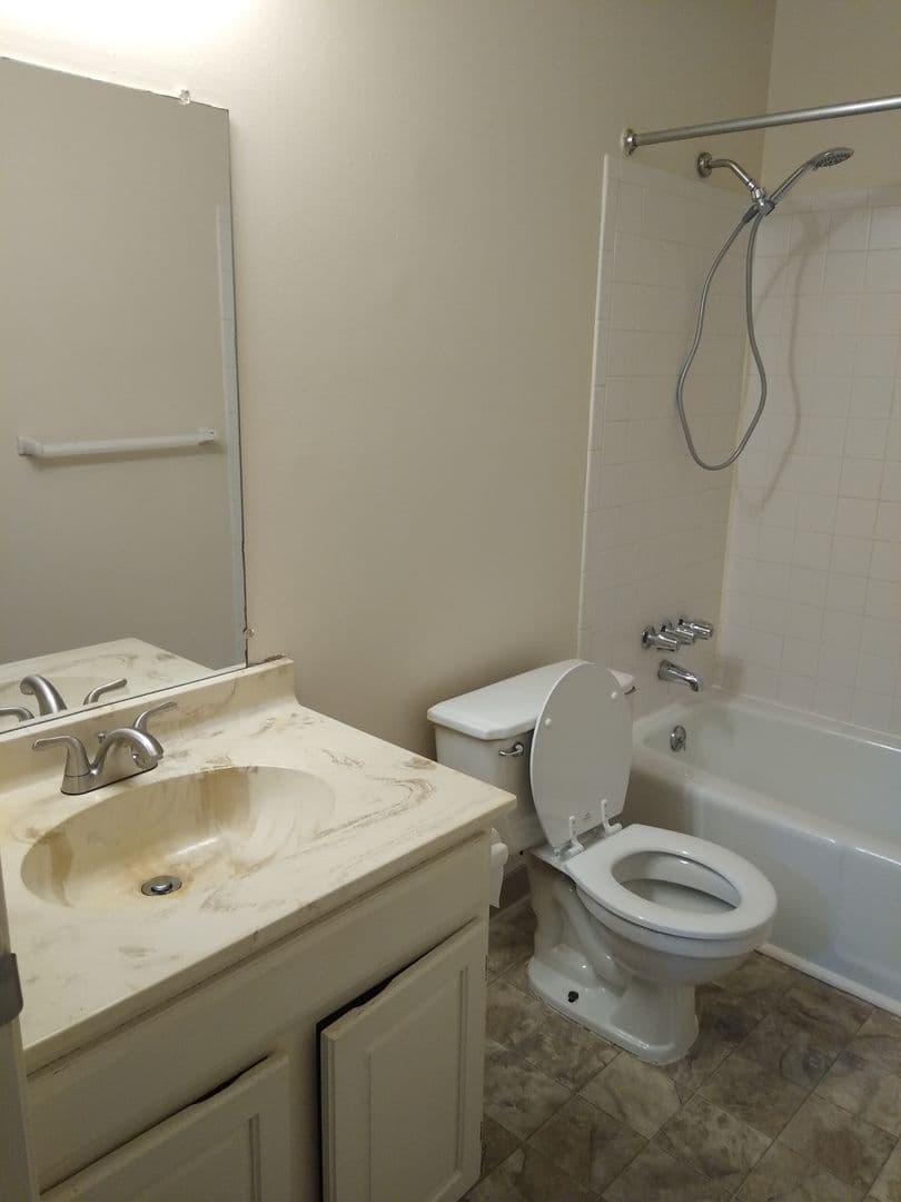 Davison Apartment: 348 E. Clark Street