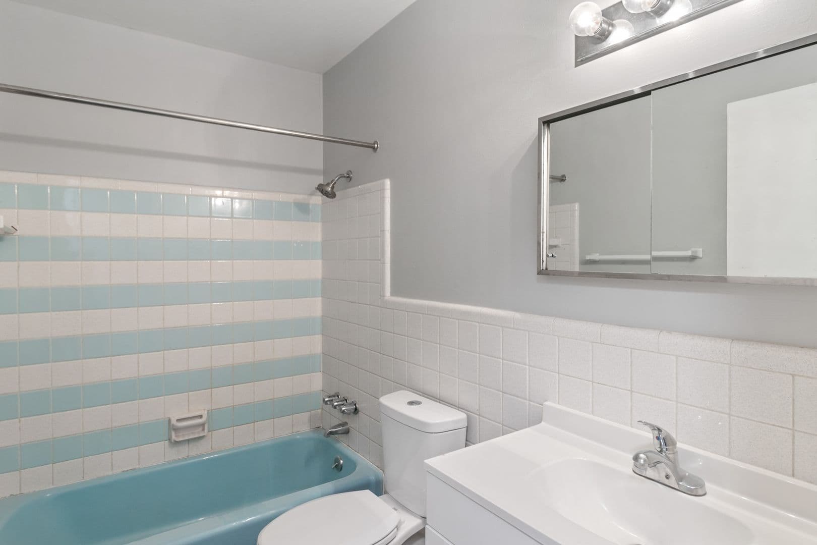 Lansing Apartment: 1815 Potomac Circle