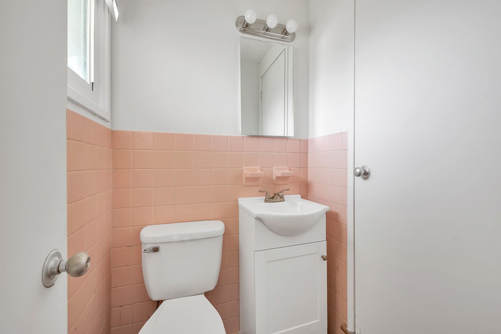 Springfield Apartment: 1 -16 Locust Road