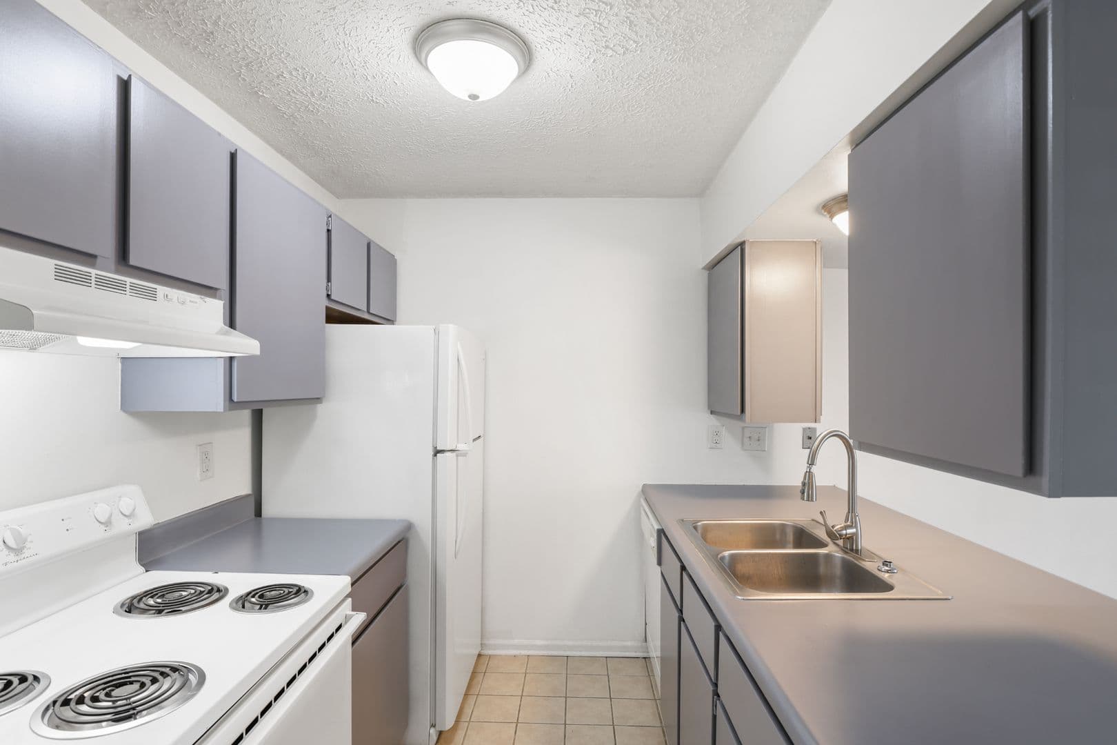 East Lansing Apartment: 1224 East Saginaw