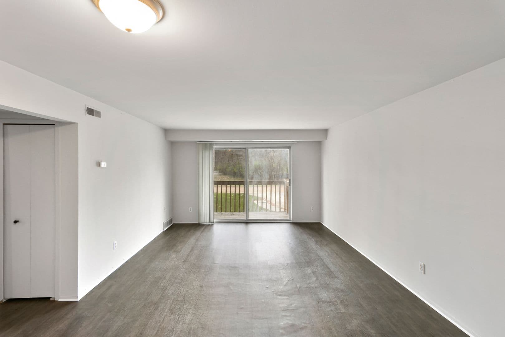 Farmington Hills Apartment: 31600 W. Nine Mile Rd