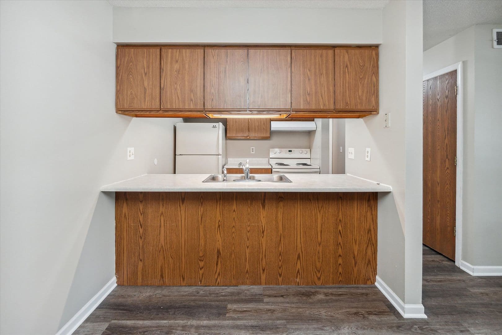 Augusta Apartment: 504 W Jefferson