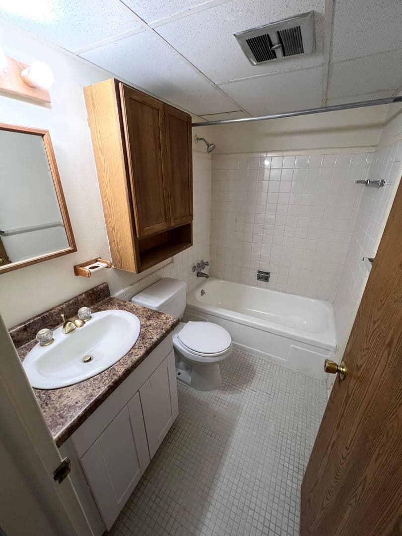 Roseville Apartment: 16435 E 12 Mile Rd