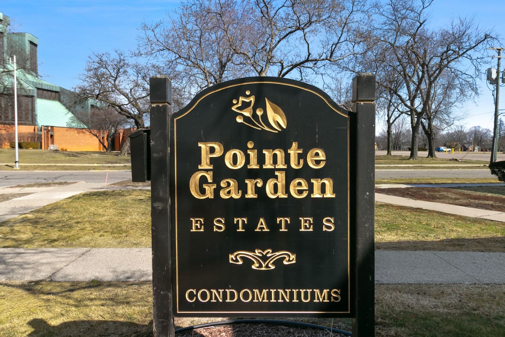 Harper Woods Apartment: 19274 Rockcastle St and 19203 Edgefield