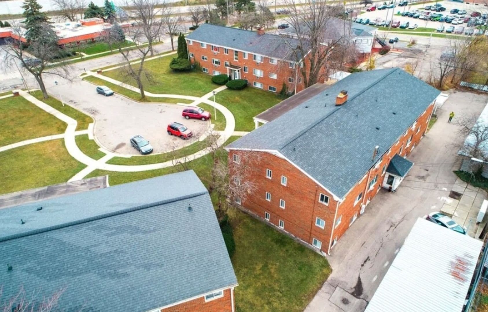Lansing Apartment: 2928, 2931,2936,2937 Kenwick Circle