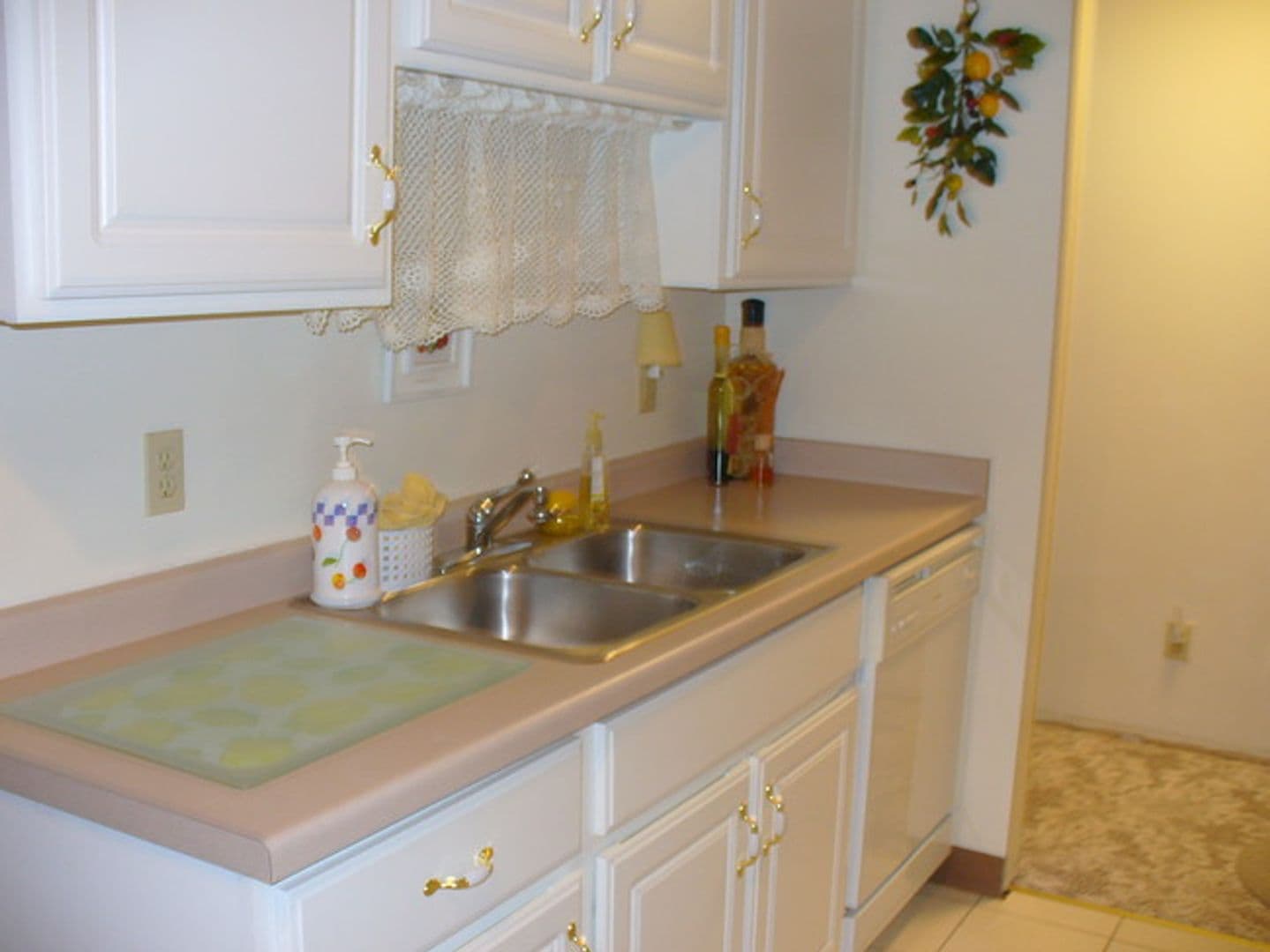 Ishpeming Apartment: 711, 717, 701, 703 W Empire Street