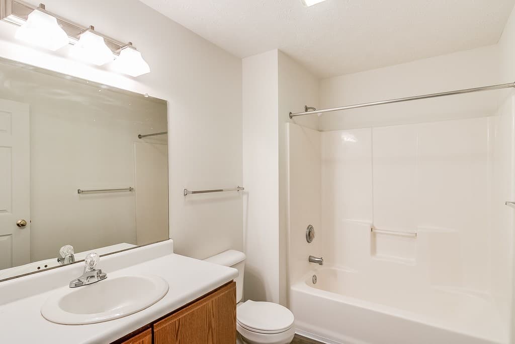 DeWitt Apartment: 840 S. Bridge Street