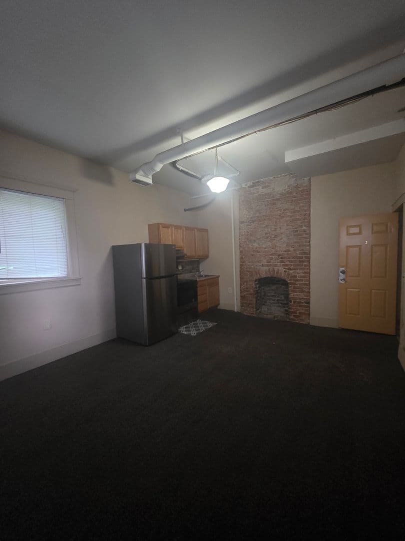 Omaha Apartment: 112 N 38th Ave