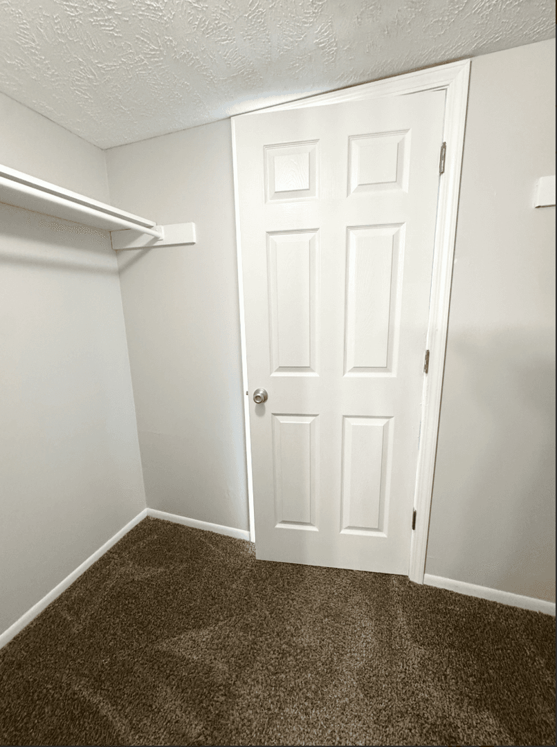 Omaha Apartment: 11706 Arbor Street