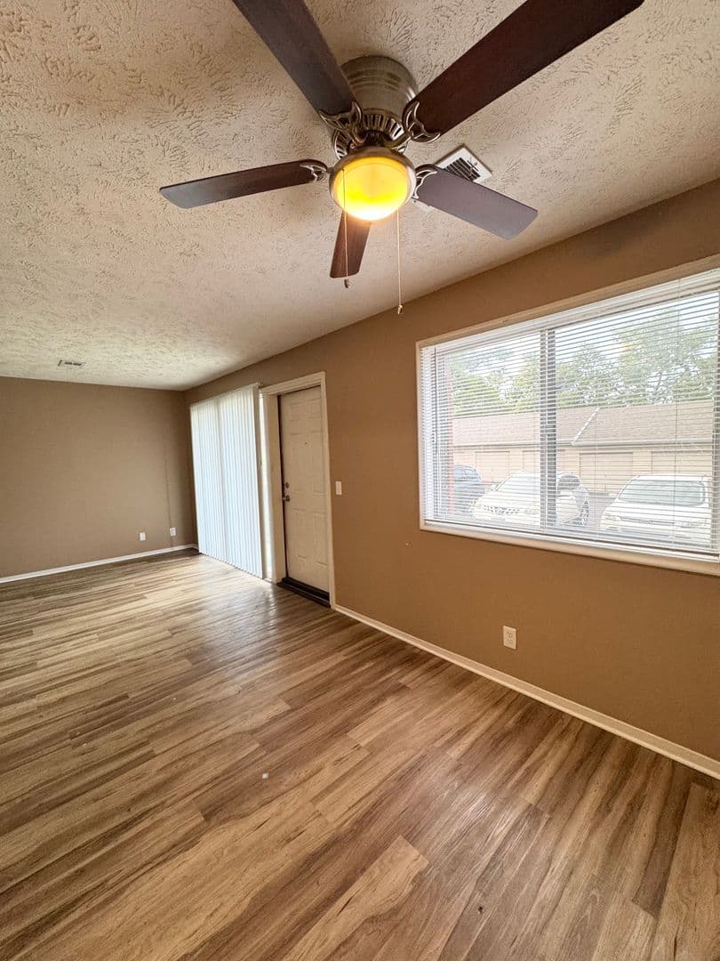 Omaha Apartment: 11706 Arbor Street