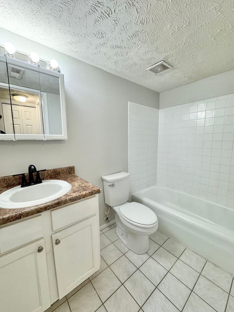 Omaha Apartment: 11706 Arbor Street