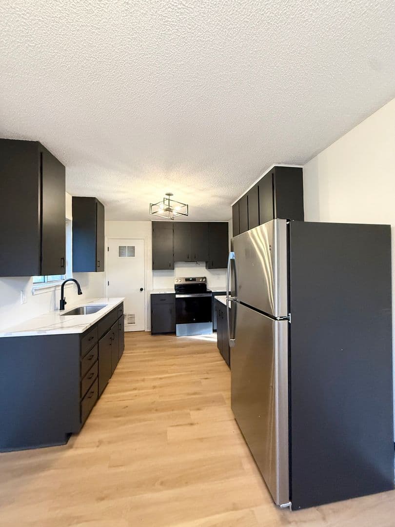 Omaha House: 4714 Huntington Avenue