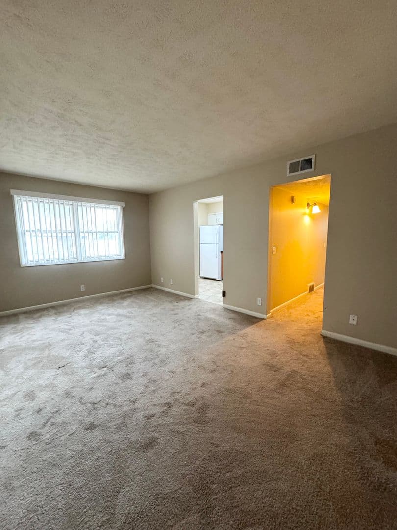 Omaha Apartment: 4802 Underwood Ave
