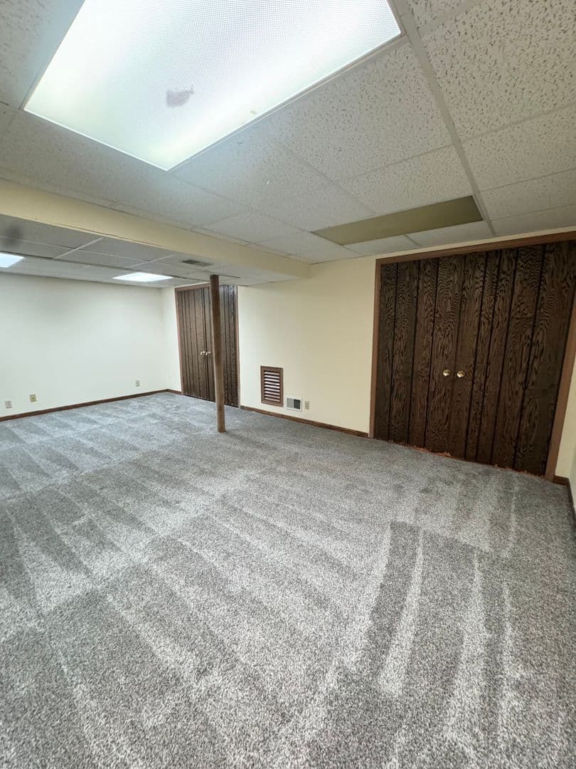 Omaha Apartment: 2723 N 93rd Street