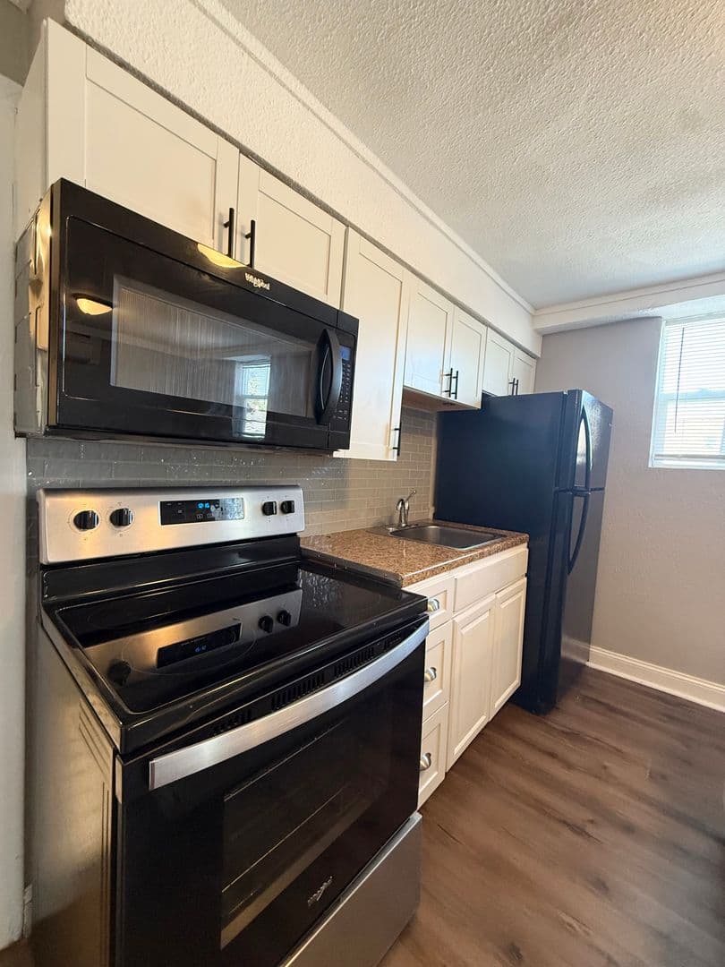 Omaha Apartment: 3512 Dodge Street