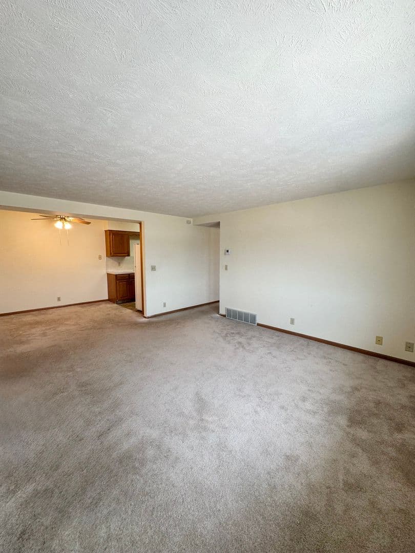 Omaha Apartment: 2675 N 93rd Street