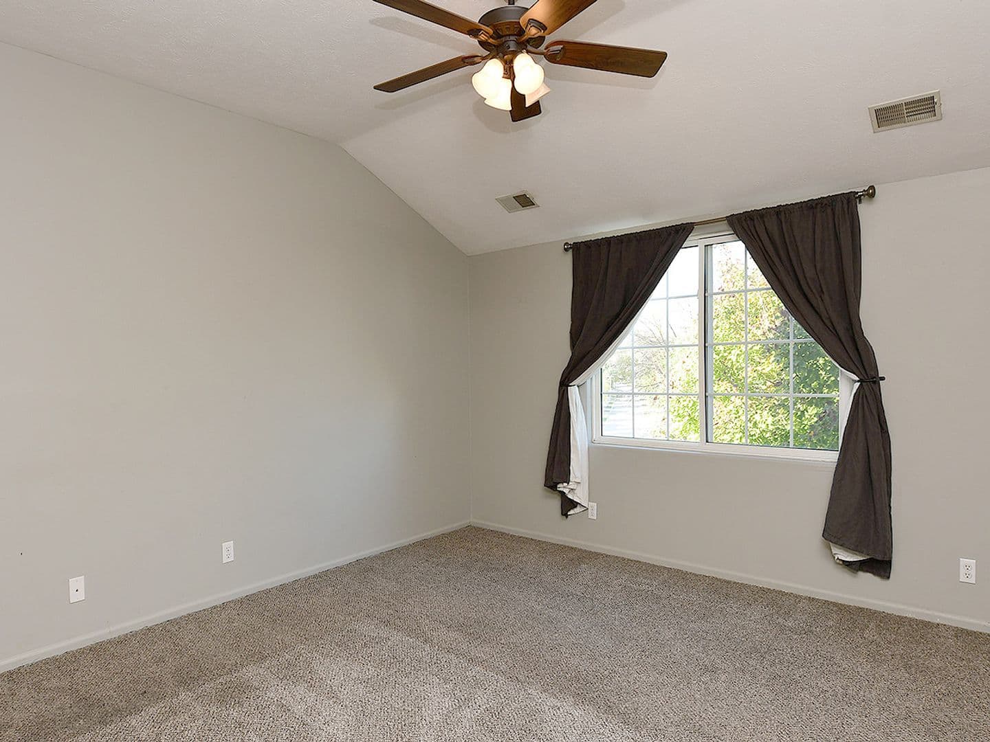 Omaha House: 4413 S 176th Ave