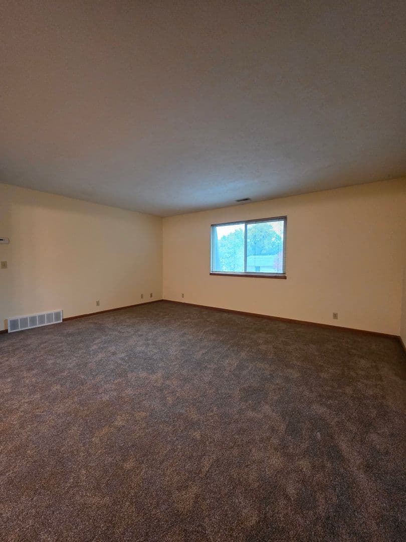 Omaha Apartment: 2665 N 93rd Street