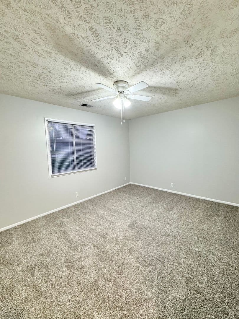 Omaha Apartment: 11706 Arbor Street