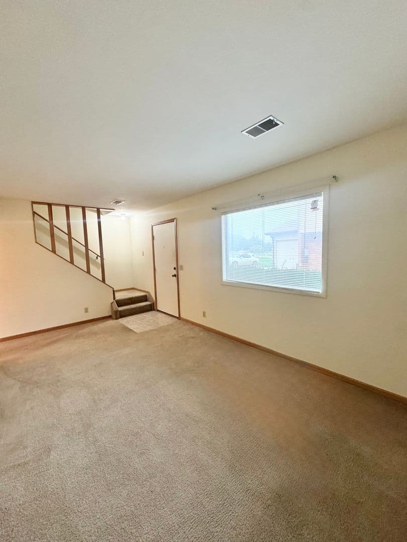 Omaha Apartment: 2723 N 93rd Street