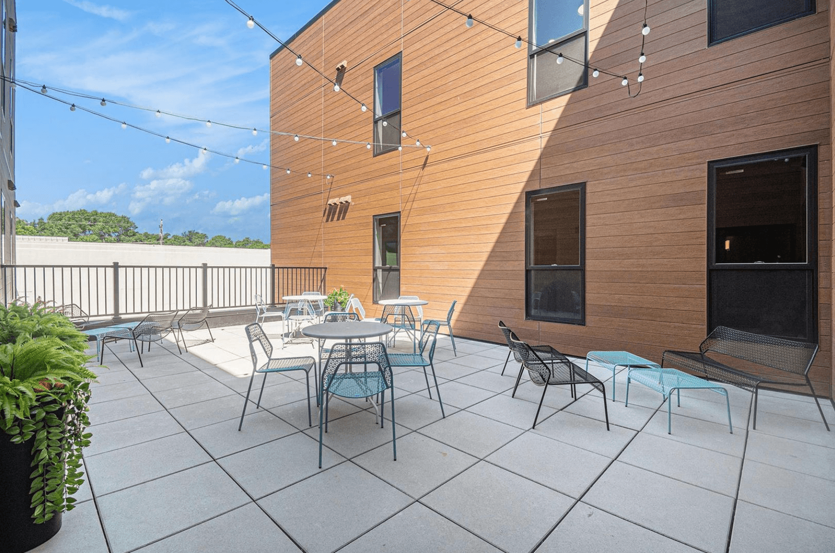 Tekemah Apartment: 300 S 13th Street